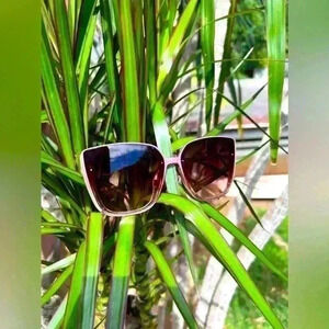 Tahari Large Frame Sunglasses TH769‎
